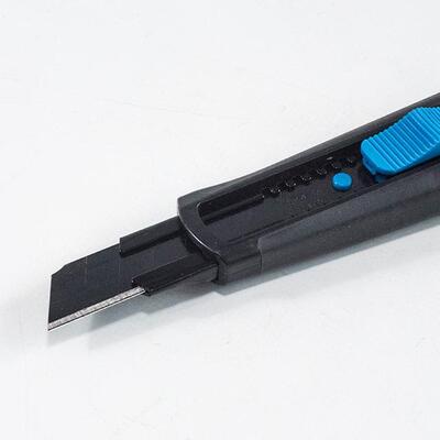 XTLINE Nůž ulamovací pogumovaný | SK4, 18 mm - 4