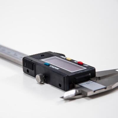 XTLINE Měřítko posuvné digitální | 150 mm, odchylka 0,01 mm - 6